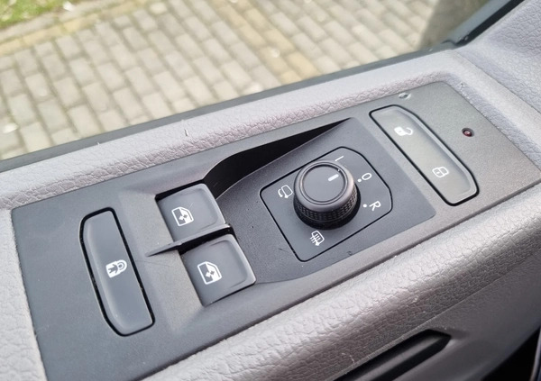 Volkswagen Caravelle cena 169900 przebieg: 23300, rok produkcji 2021 z Żywiec małe 301